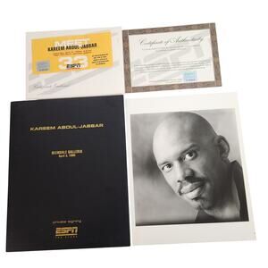 Kareem Abdul-Jabbar Private Signing Glendale Galleria 1999 ESPN Store Photo READ
